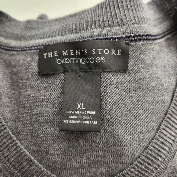 The Men's Store Bloomingdale's Men's Long Sleeve V-neck Sweater Size XL - Picture 6 of 6